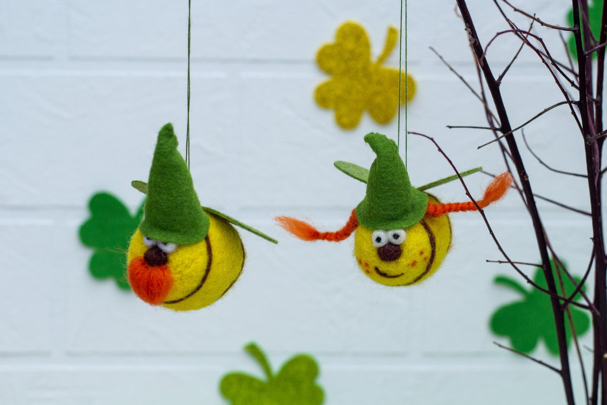 St. Patrick's Day Gift Felted Bee – Buy online at WoollyFox - WoollyFox